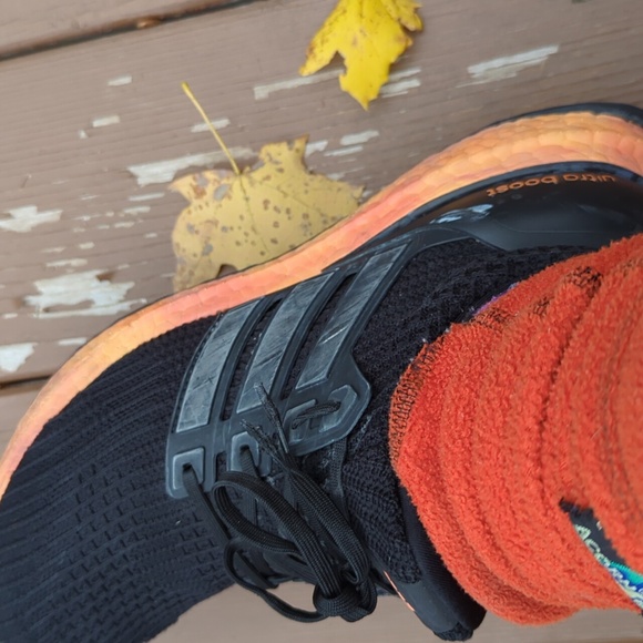 Adidas Ultra Boost - Picture 3 of 6